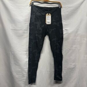 *NWT* Women’s prAna Electa Legging II - Size M - Black Camo